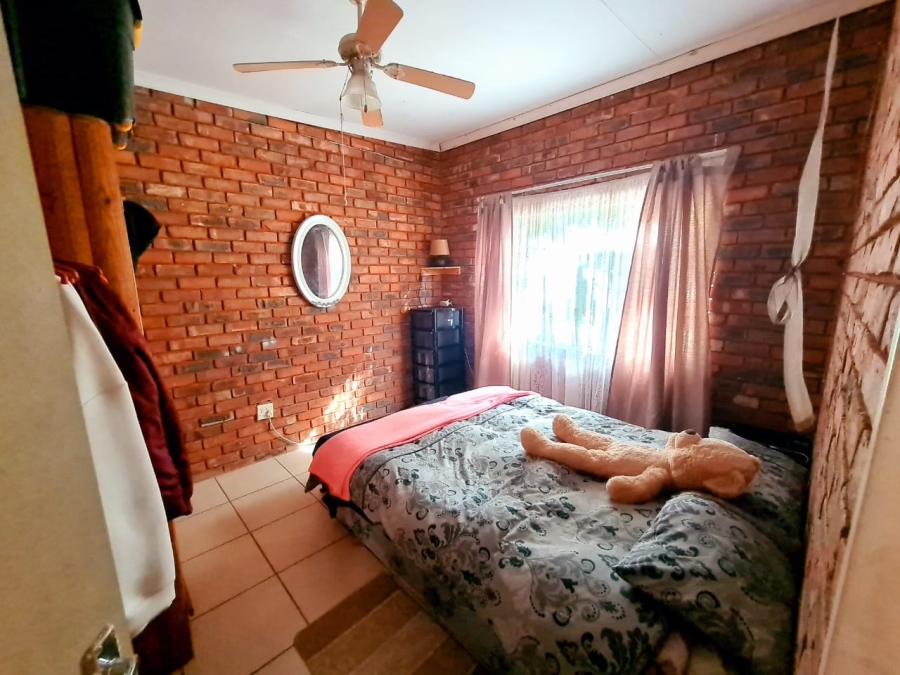 To Let 2 Bedroom Property for Rent in Melodie North West